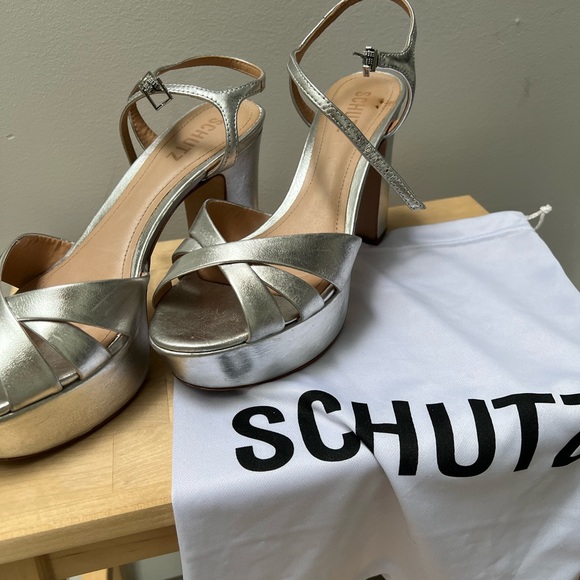 Schutz silver platform sandal 8.5 - Picture 2 of 3